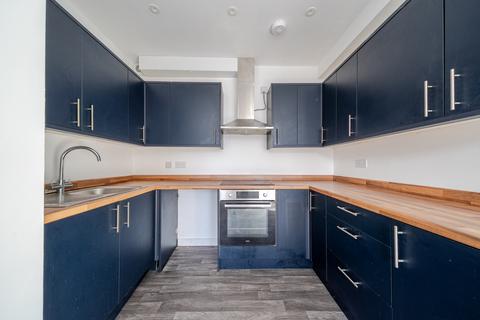 2 bedroom flat to rent, 221 Dover Road, Folkestone, CT19