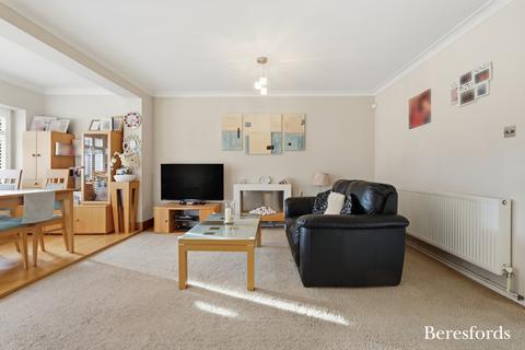 3 bedroom semi-detached house for sale, Rayburn Road, Hornchurch, RM11