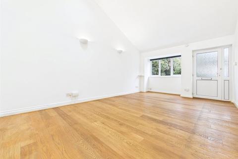 undefined, Tudor Avenue, Hampton