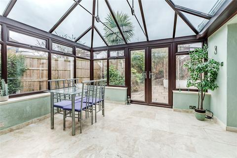 2 bedroom detached bungalow for sale, Brownberrie Drive, Horsforth, Leeds, West Yorkshire