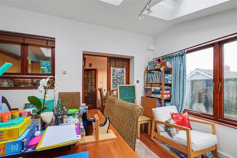 2 bedroom semi-detached house for sale, Hallam Road, Beeston, Nottingham