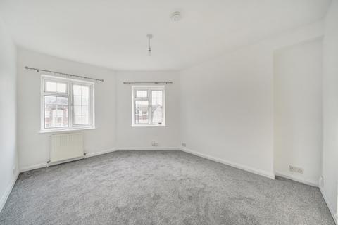 2 bedroom flat to rent, Stoneleigh Broadway, Epsom KT17