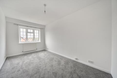 2 bedroom flat to rent, Stoneleigh Broadway, Epsom KT17