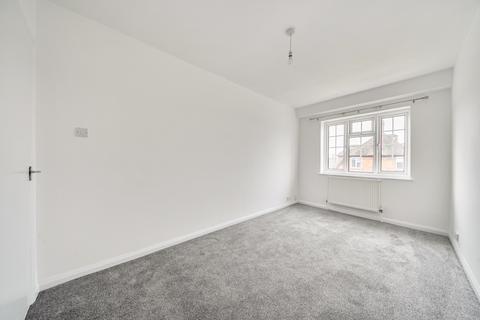 2 bedroom flat to rent, Stoneleigh Broadway, Epsom KT17