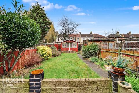 3 bedroom terraced house for sale, Hazeldene Road, Ilford