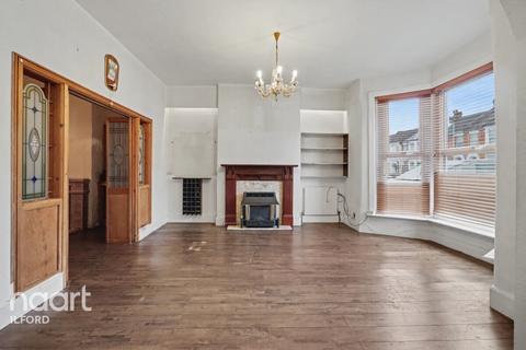 3 bedroom terraced house for sale, Hazeldene Road, Ilford