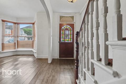3 bedroom terraced house for sale, Hazeldene Road, Ilford