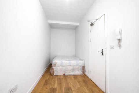 undefined, Ashbourne Parade, London
