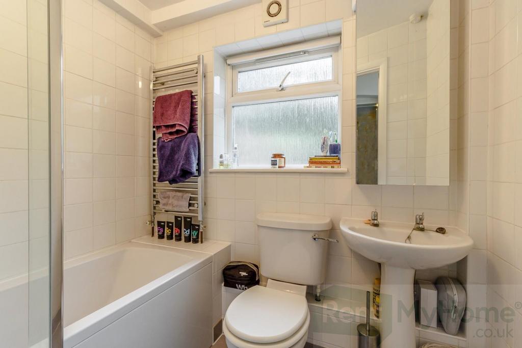 8363595-interior10.jpg