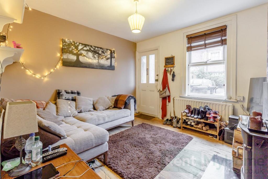 8363595-interior02.jpg