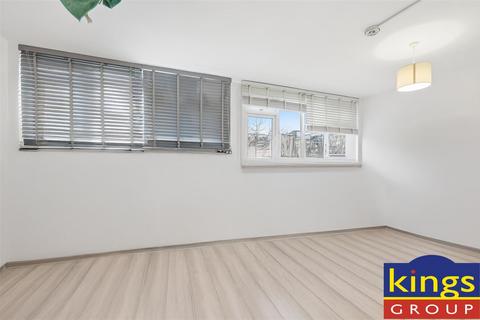3 bedroom flat for sale, 175a Wick road