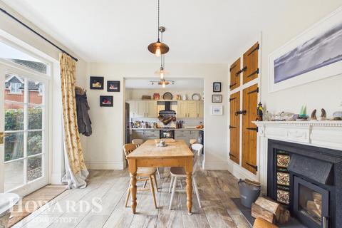 3 bedroom semi-detached house for sale, High Street, Kessingland