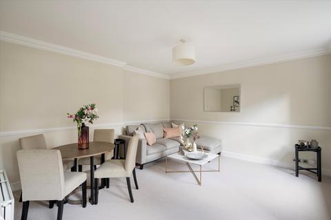 1 bedroom flat for sale, Lees Place, London, W1K