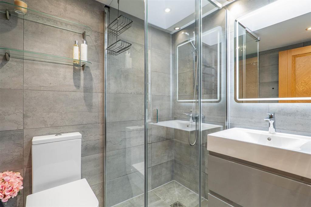 Master Bedroom Ensuite