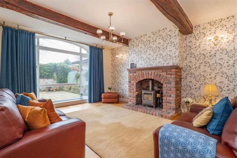 undefined, Weavers Brow, Heath Charnock, Chorley