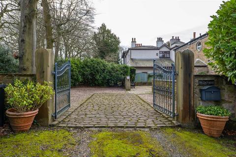 undefined, Weavers Brow, Heath Charnock, Chorley