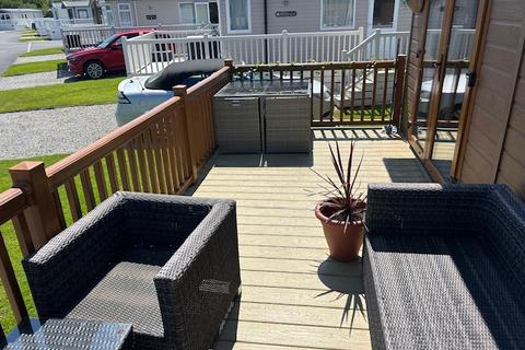 undefined, Crantock TR8