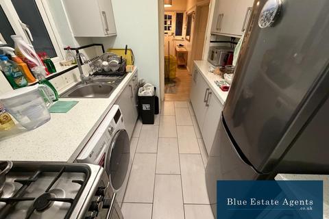 1 bedroom in a house share to rent, Syon Park Gardens, Isleworth, TW7