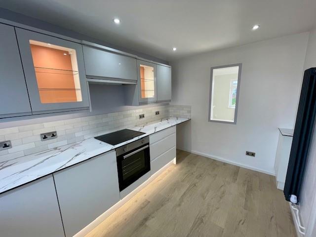 Kitchen 2.jpg