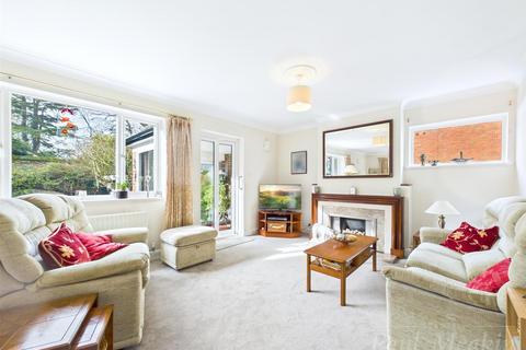 3 bedroom maisonette for sale, Pond House, Limpsfield Road, Sanderstead