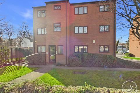 2 bedroom flat for sale - Harehills Lane, Leeds