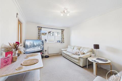 2 bedroom flat for sale, Harehills Lane, Leeds