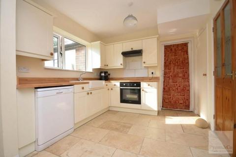 3 bedroom detached house to rent, Grove Road, Norwich NR9