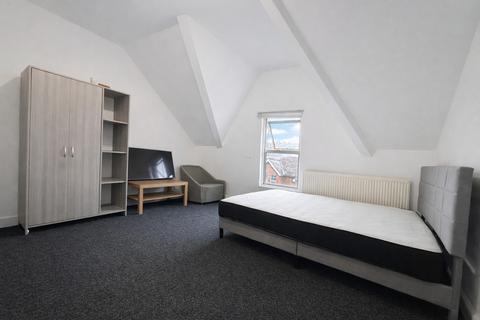 1 bedroom in a flat share to rent, Furnished Double Room To Let - HP11