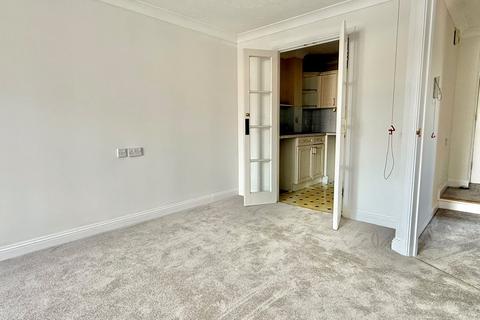 1 bedroom apartment for sale, Sea Road, Milford on Sea, Lymington, Hampshire, SO41