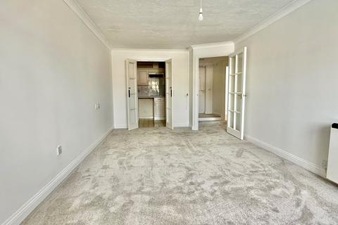 1 bedroom apartment for sale, Sea Road, Milford on Sea, Lymington, Hampshire, SO41