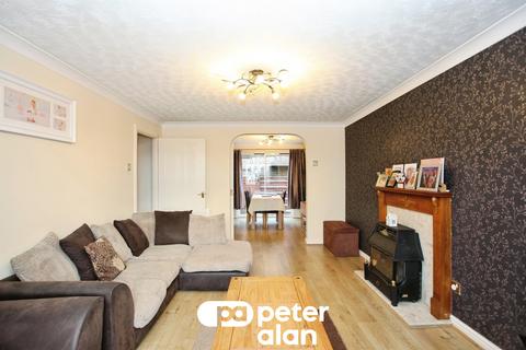 4 bedroom detached house for sale, St. Andrews Drive, Pontllanfraith, Blackwood