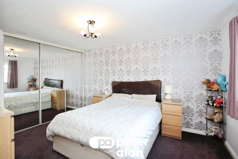 4 bedroom detached house for sale, St. Andrews Drive, Pontllanfraith, Blackwood