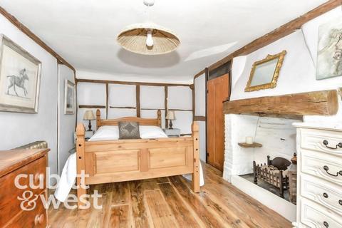 undefined, AVAILABLE WITH NO DEPOSIT Pond Lane Clanfield PO8