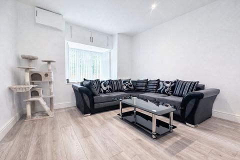 2 bedroom flat to rent, 2 Bedroom Flat To Let - HP12