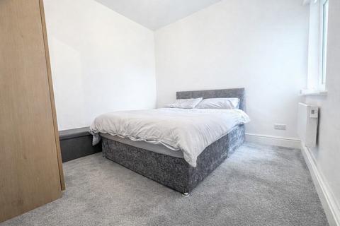 2 bedroom flat to rent, 2 Bedroom Flat To Let - HP12