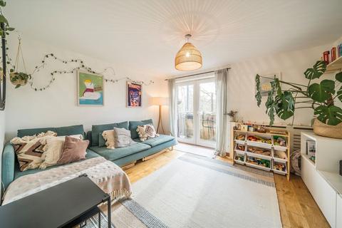 2 bedroom flat for sale, Turnham Road, London SE4