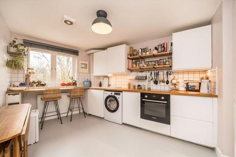 2 bedroom flat for sale, Turnham Road, London SE4