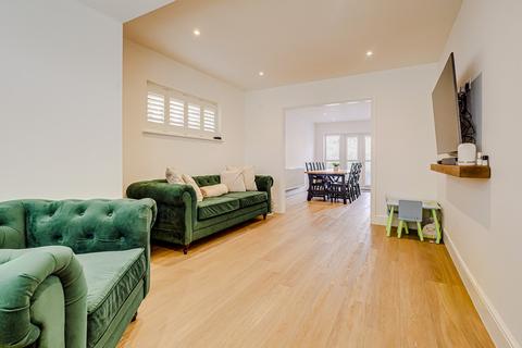 4 bedroom detached house for sale, Leslie Road, Rayleigh, SS6