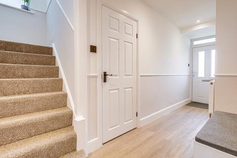 4 bedroom detached house for sale, Leslie Road, Rayleigh, SS6