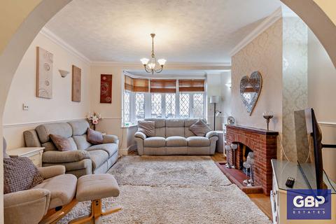 3 bedroom terraced house for sale, Stanley Avenue, Romford, RM2