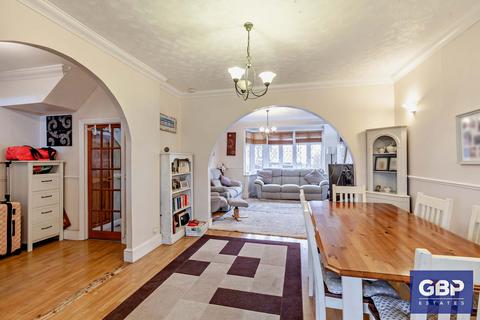 3 bedroom terraced house for sale, Stanley Avenue, Romford, RM2