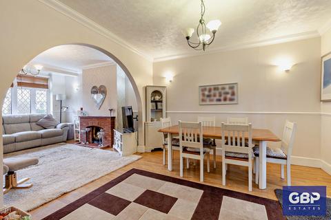 3 bedroom terraced house for sale, Stanley Avenue, Romford, RM2