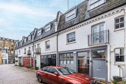 4 bedroom house to rent, Queen's Gate Place Mews London SW7