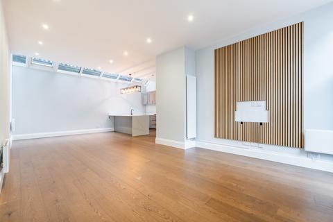 4 bedroom house to rent, Queen's Gate Place Mews London SW7