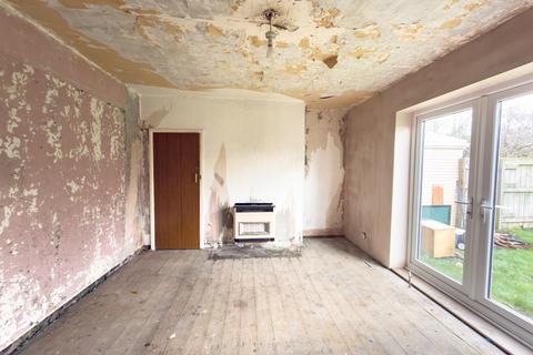 3 bedroom semi-detached house for sale, 49 Queens Crescent, Wallsend, Tyne and Wear NE28 8DW