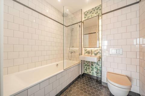 2 bedroom flat to rent, Botanic Square, London E14