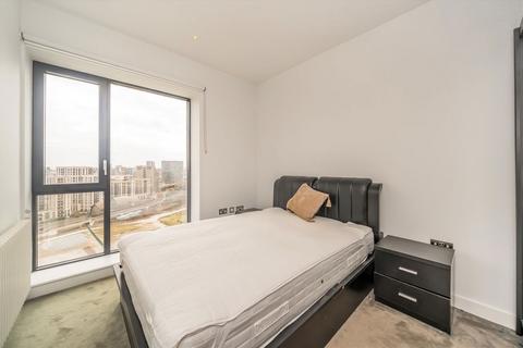 2 bedroom flat to rent, Botanic Square, London E14