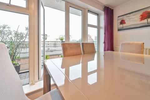 undefined, Charter Quay, Kingston, Kingston upon Thames, KT1