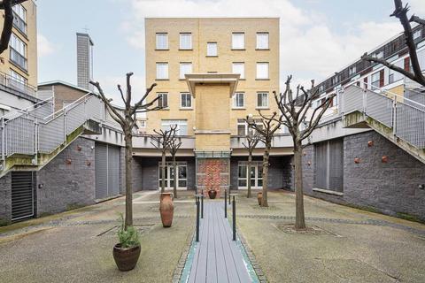 3 bedroom flat to rent, Coke Street, Aldgate, London, E1