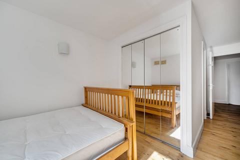 3 bedroom flat to rent, Coke Street, Aldgate, London, E1